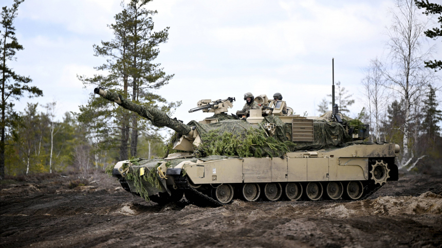 Продолжают гореть: почему ВСУ решили отказаться от американских танков Abrams